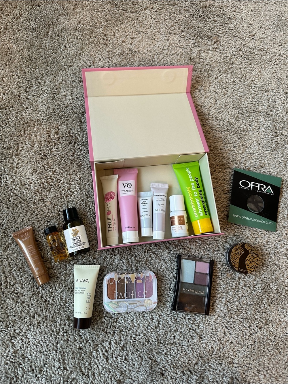 Beauty Sample Set with Assorted Skincare & Makeup
